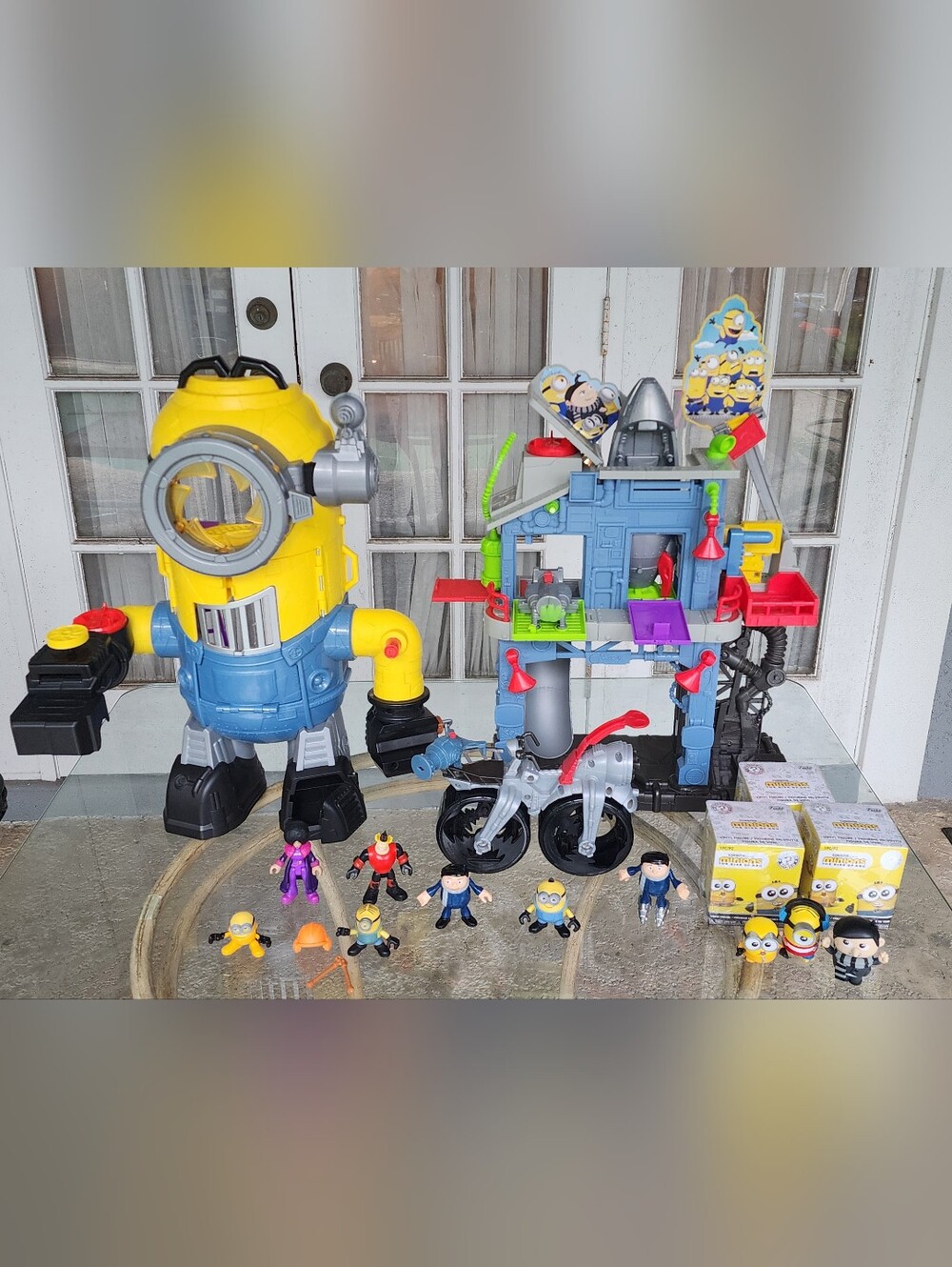 Imaginext Minions: The Rise of Gru Gadget Lair Playset, Minions Bot, Gru's Bike